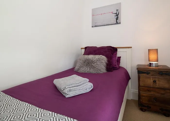 Finest Retreats - Bron Elan